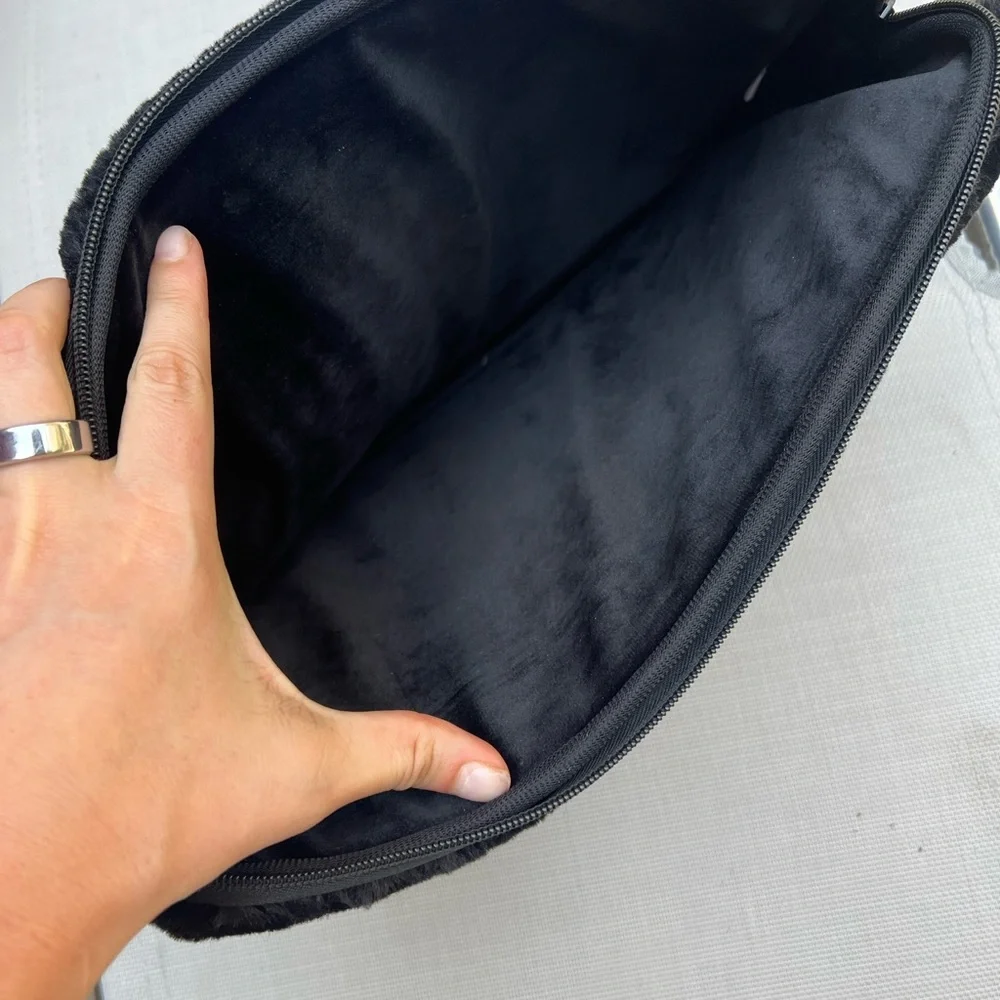 Black fluffy laptop sleeve 15 inches, good for MacBook